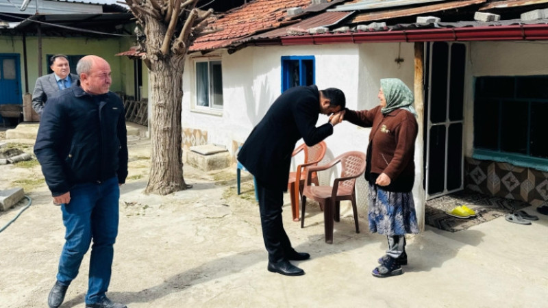KAYMAKAM HASAN AKBULUT KIBRIS GAZİSİNİN EŞİNİ ZİYARET ETTİ