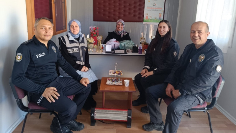ÇİVRİL EMNİYETİNDEN KADIN MUHTARLARA ZİYARET