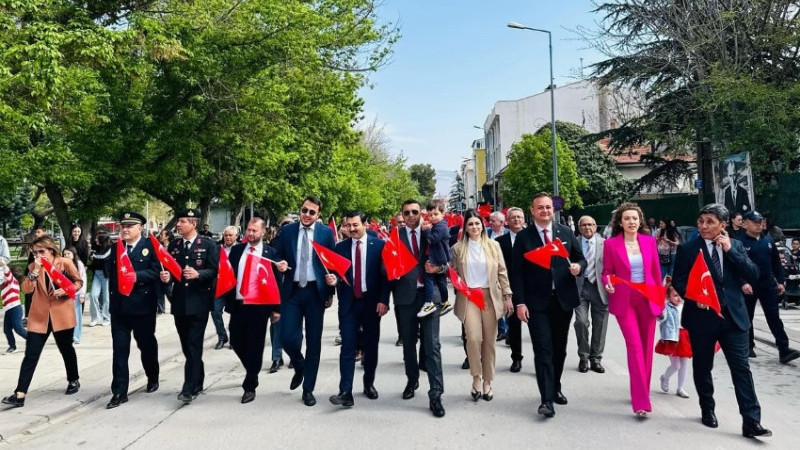 ULUSAL EGEMENLİK ÇOCUK BAYRAMI ÇİVRİL'DE KUTLANDI