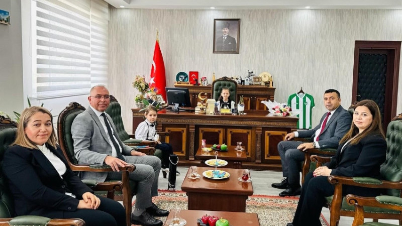 ÇİVRİL’DE KOLTUKLAR ÇOCUKLARA DEVREDİLDİ