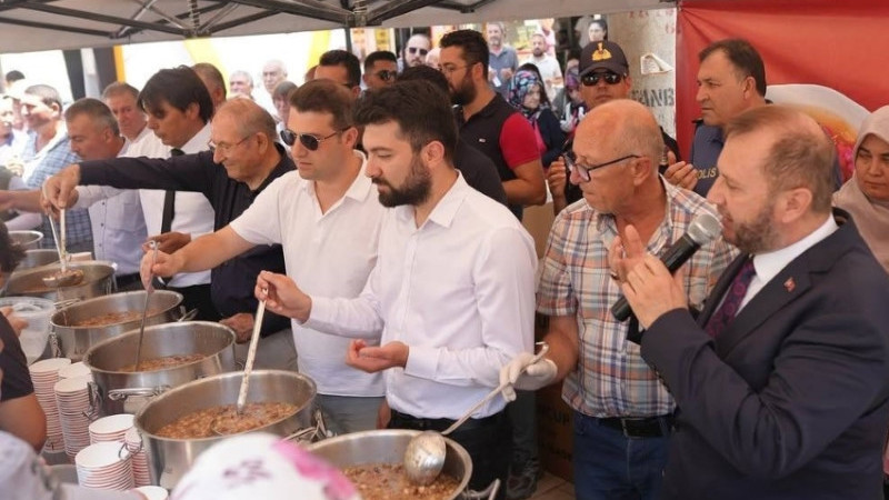 ÇİVRİL BELEDİYESİNDEN MUHARREM AYINDA GELENEKSEL AŞURE HAYRI