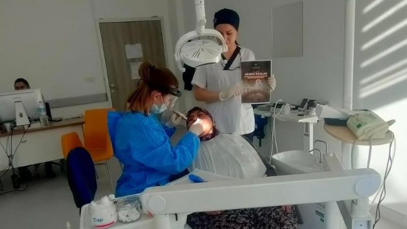 Çivril'de Diş Hekimleri Diş ve Ağız Sağlığına Dikkat Çekti