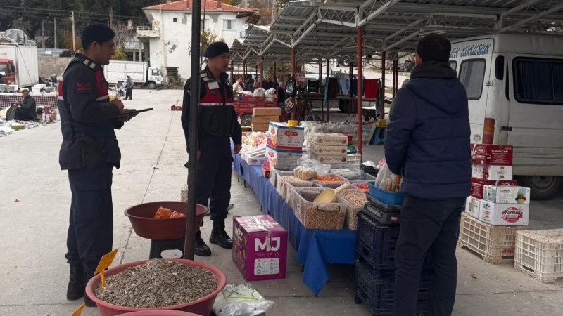 Çivril Jandarması Dolandırıcılara Karşı Uyardı