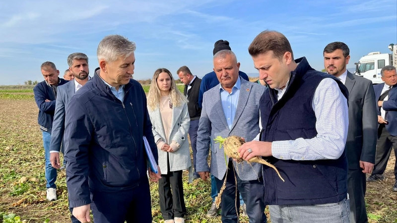 Çivril'de Hasat Başladı Kaymakam Çiftçileri Yalnız Bırakmadı