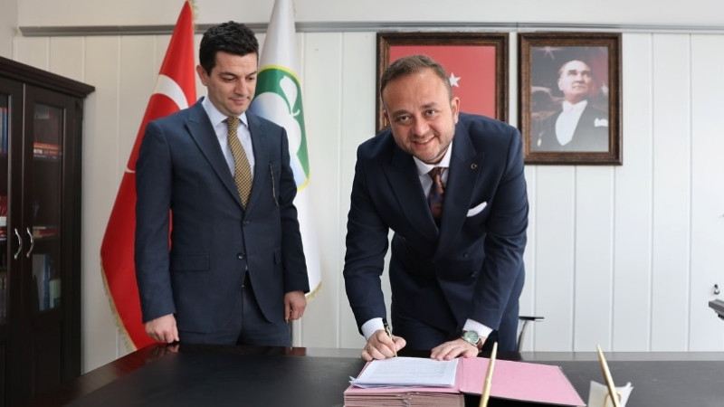 Başkan Semih Dere'den Personeli Sevindiren İmza