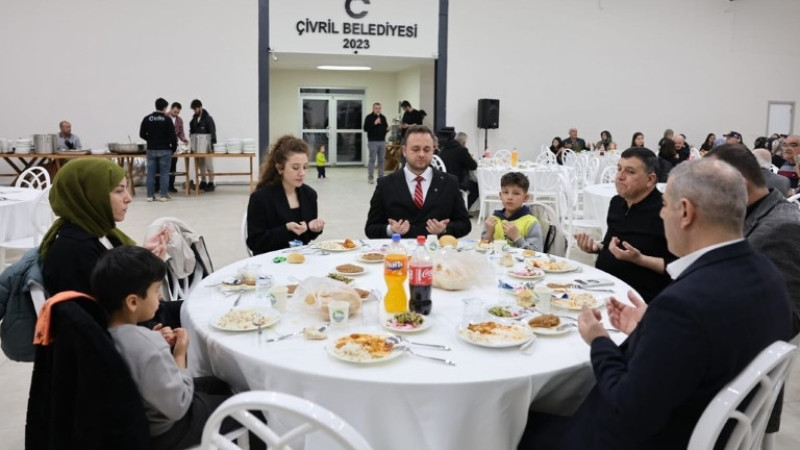 Çivril’de Ramazan Sofraları Gönülleri Birleştiriyor
