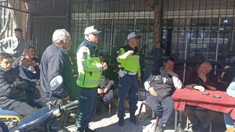 Jandarma Trafik Ekiplerinden Çivril'de Trafik Güvenliği Semineri