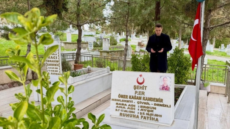 Çivril’de Bayramlaşma Şehitlik ve Türbe Ziyareti İle Başladı