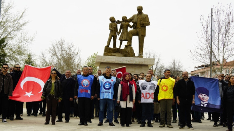Çivril'de Okulda Şiddete Öğretmenlerden Ortak Tepki
