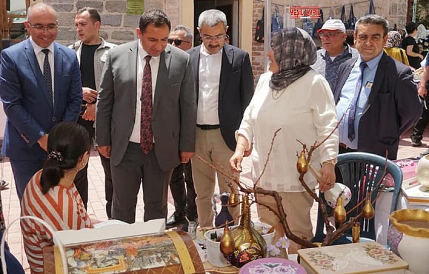 ÇİVRİL HEM YILSONU SERGİSİ AÇILDI