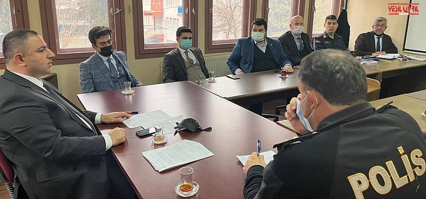 ÇİVRİL’DE KADINA YÖNELİK ŞİDDETLE MÜCADELE TOPLANTISI YAPILDI