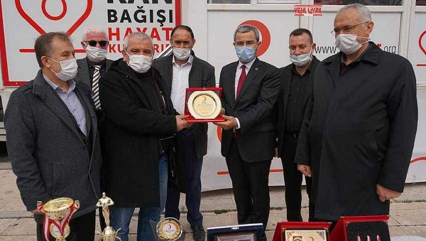 ÇİVRİLLİ REKORTMEN BAĞIŞCIYA PLAKET