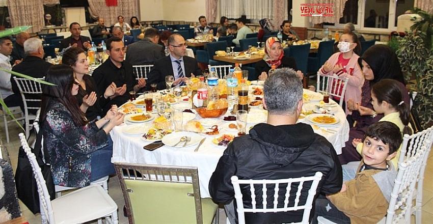 POLİSLER İÇİN MORAL YEMEĞİ VERİLDİ