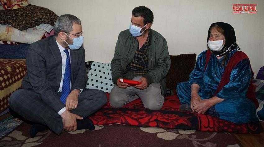 BAŞKAN, HEM ŞEHİTLERİ HEM AİLELERİNİ ZİYARET ETTİ