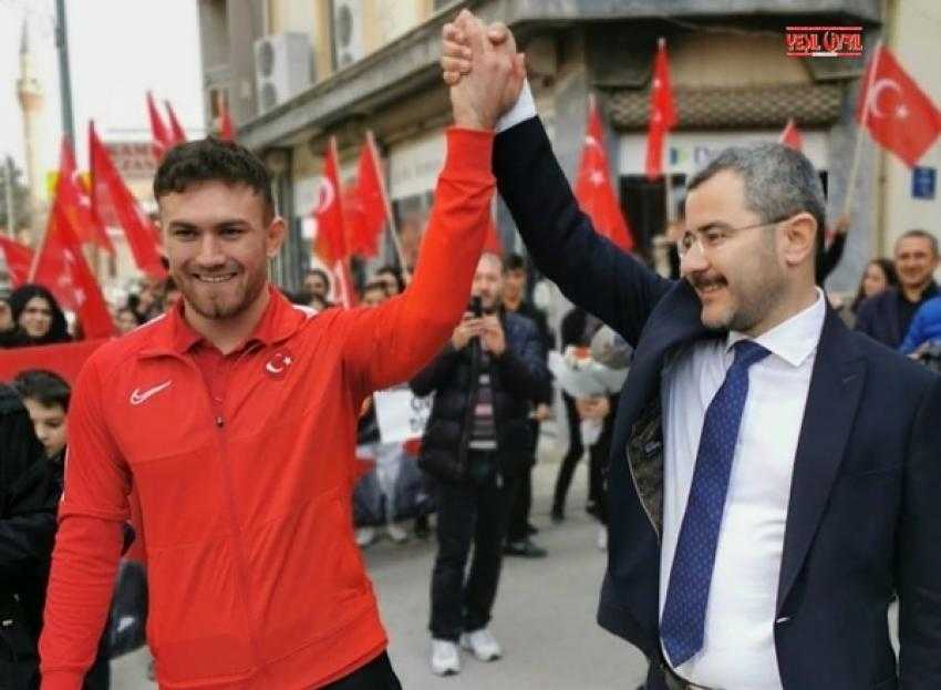 SÜLEYMAN KARADENİZ ALTIN MADALYA KAZANDI