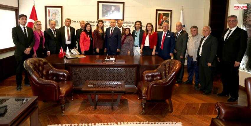 BAŞKAN OSMAN ZOLAN, MUHTARLARI AĞIRLADI